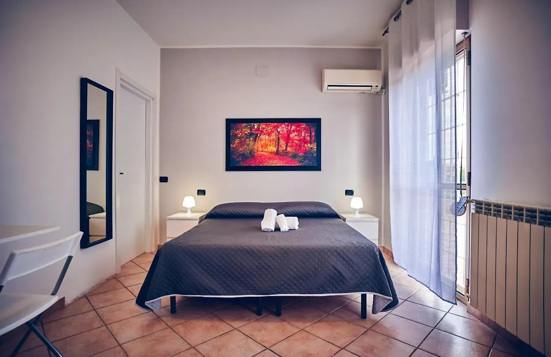 Travelershome 7Metri Ciampino Guesthouse-1